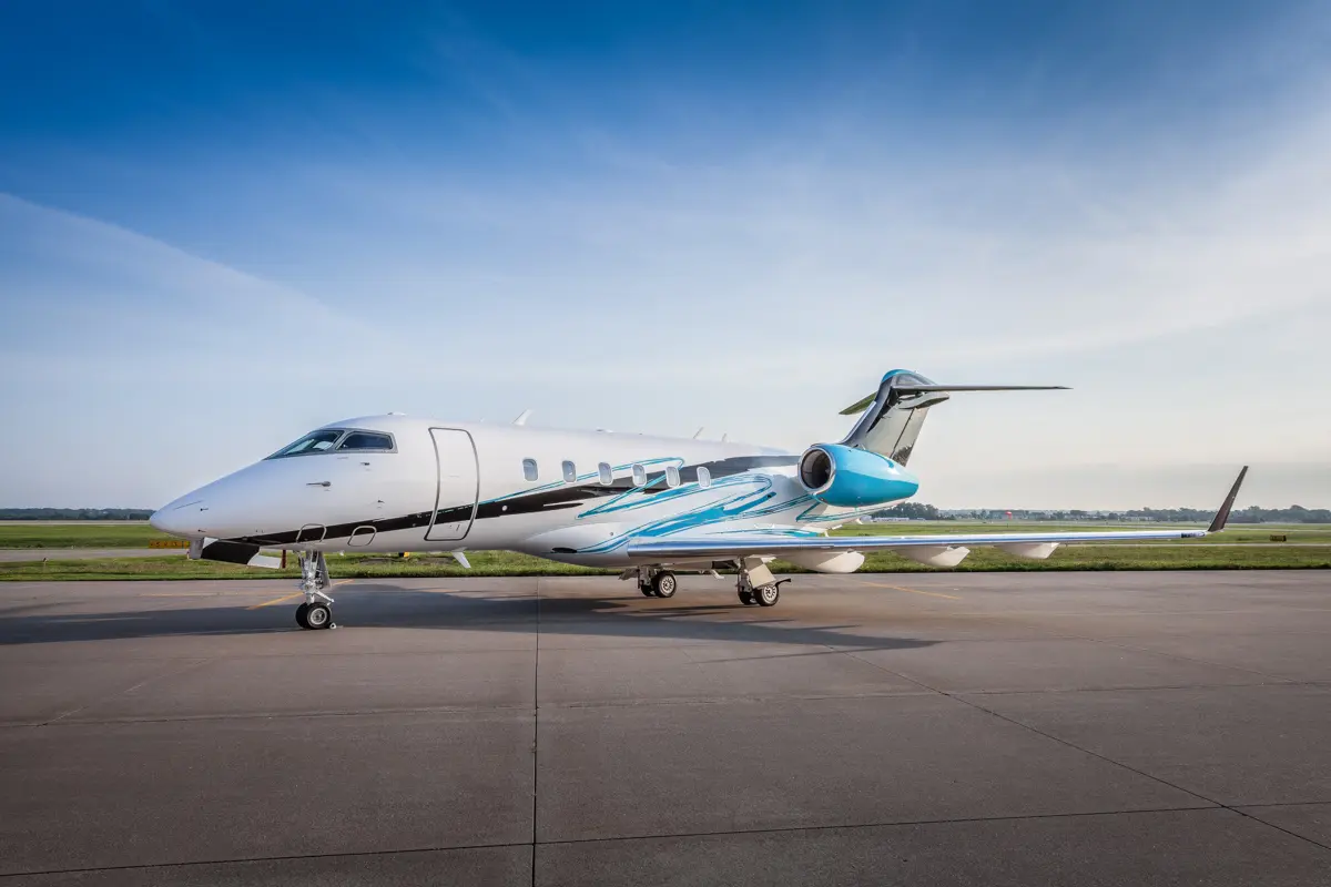 Challenger – Elliott Aviation